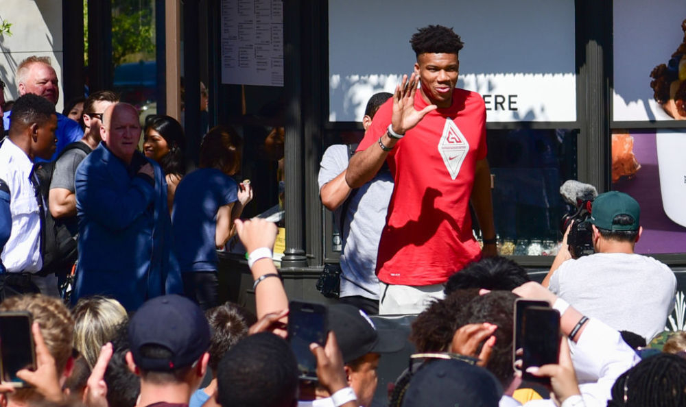 防守决定下 防守决定下