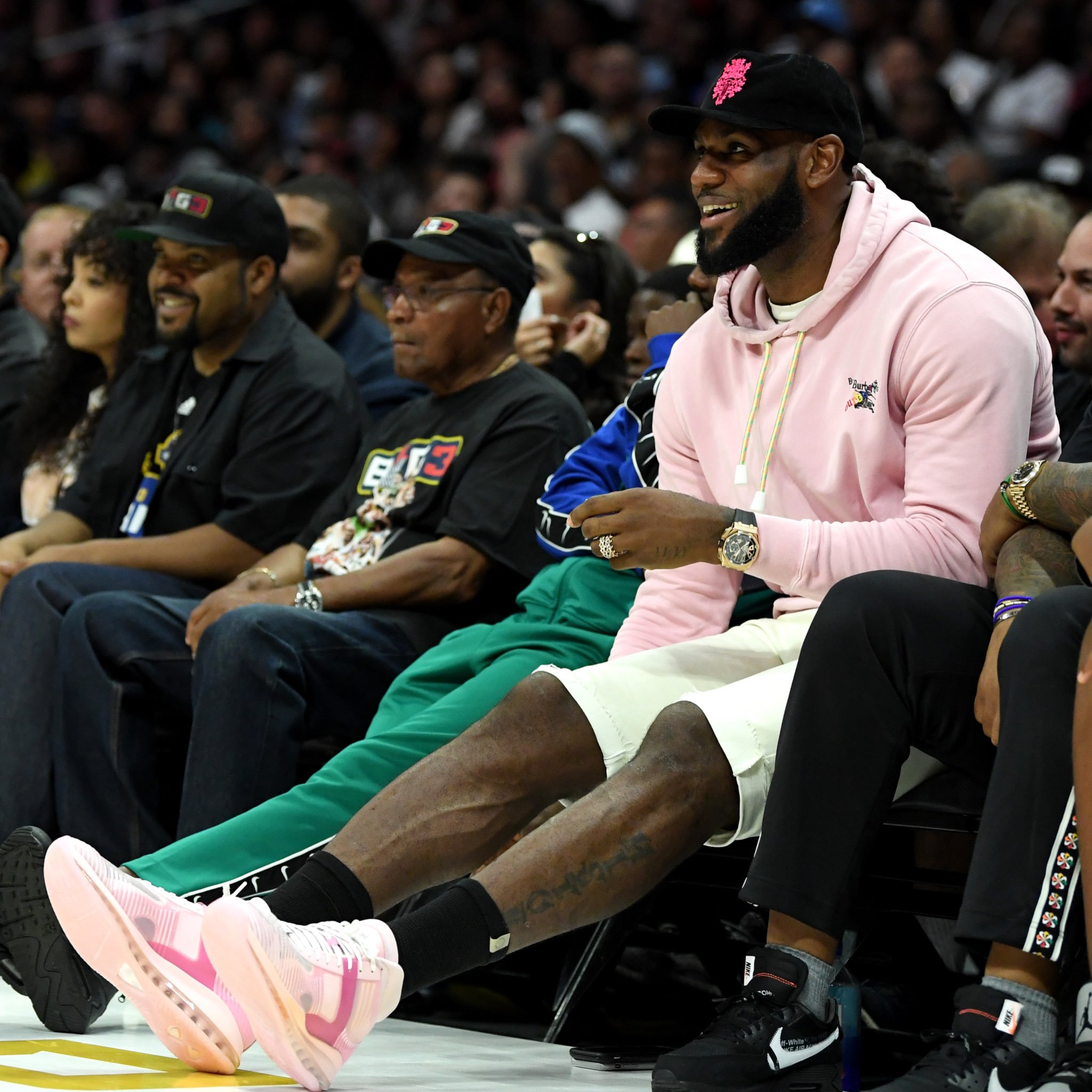 桥梁型角色 桥梁型角色