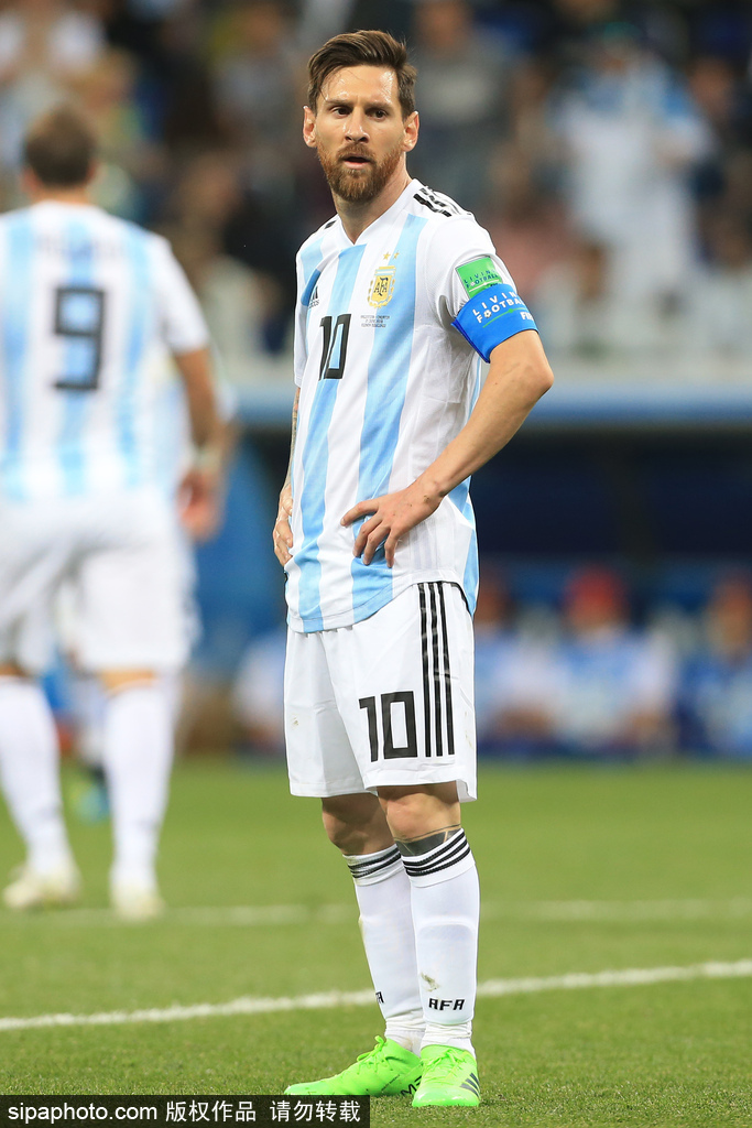 从左脚出球 从左脚出球